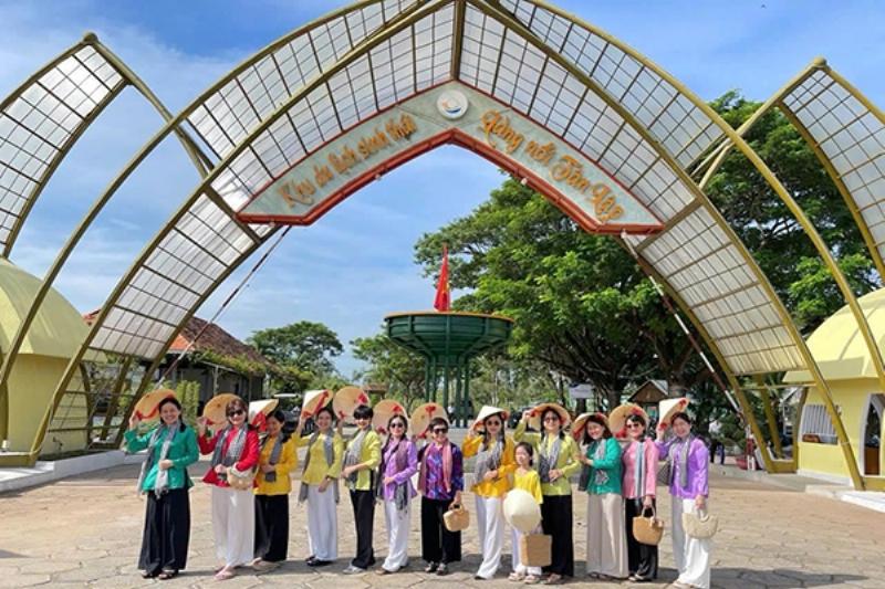 Một khu vực rừng tràm đang được bảo tồn và phát triển tại Làng Nổi Tân Lập